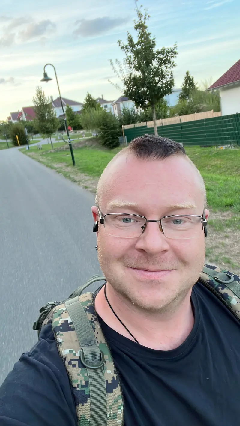 kay-zr (18) male from DE - sexting partner