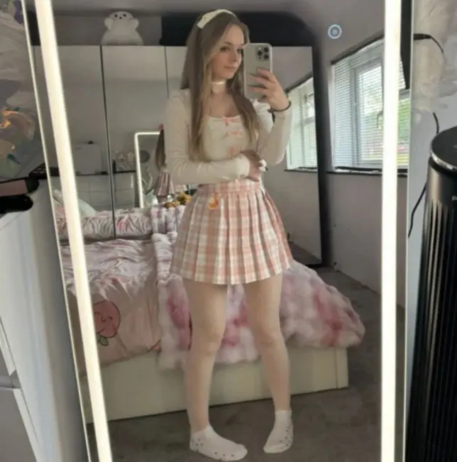 kbua0ib (21) female from US - sexting partner