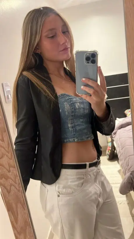 kebav29837 (25) female from GB - sexting partner