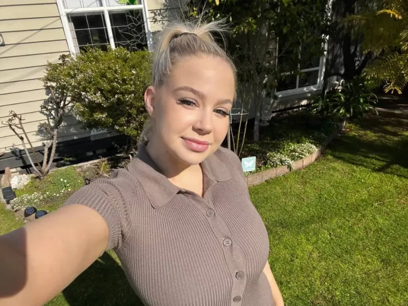 keithpropertiesrentals (18) female from US - sexting partner