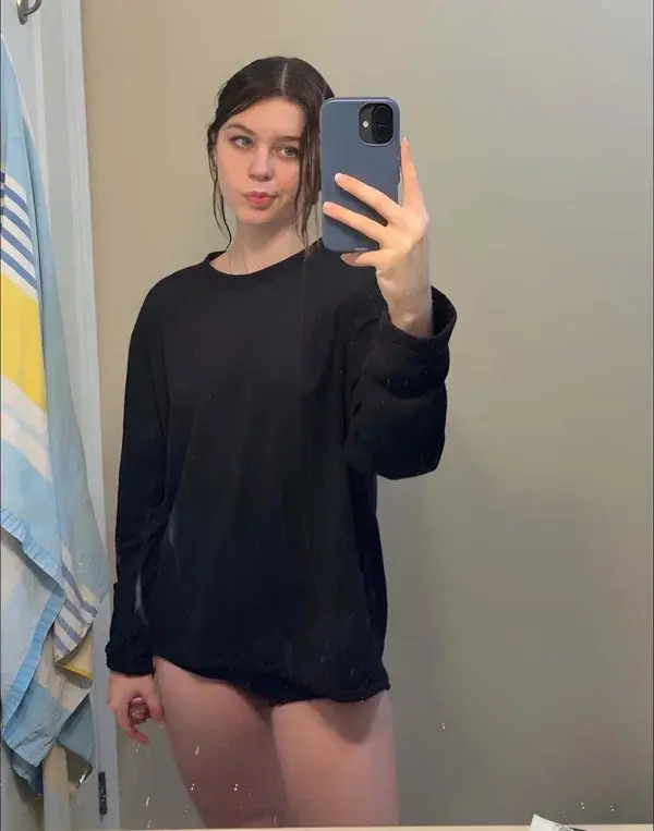 kejefab536 (18) female from GB - sexting partner