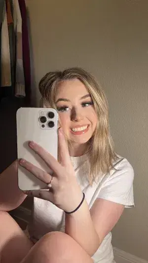 kemefit405 (23) female from AU - sexting partner