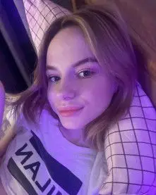 kemeg72769 (18) female from GB - sexting partner