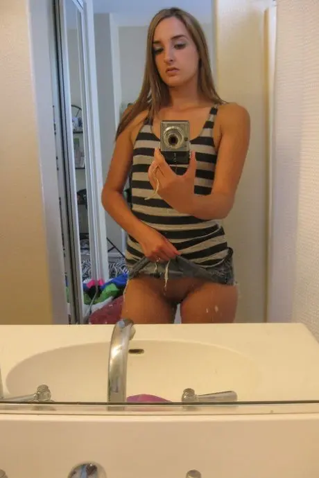 kepoxora (18) female from GB - sexting partner