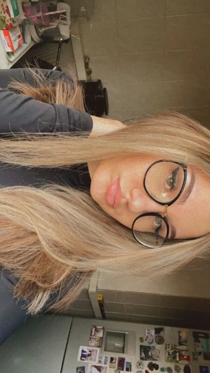 kereemrasaq278 (18) female from ES - sexting partner