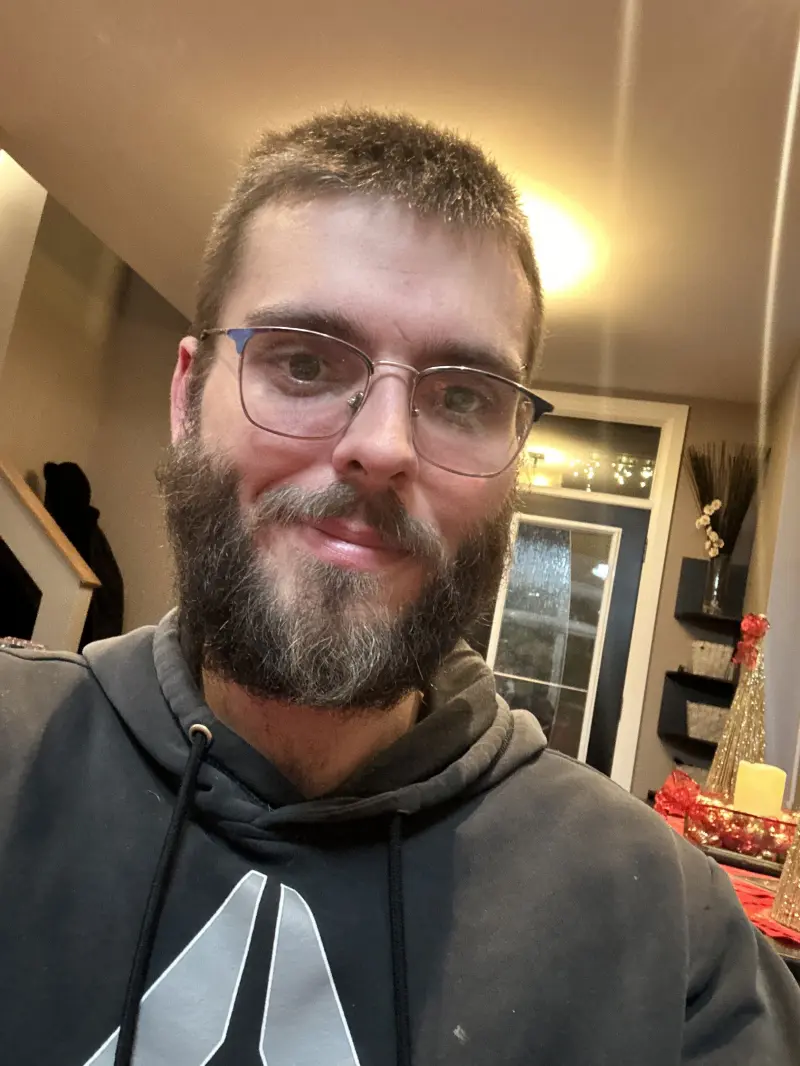 khartle234 (28) male from CA - sexting partner