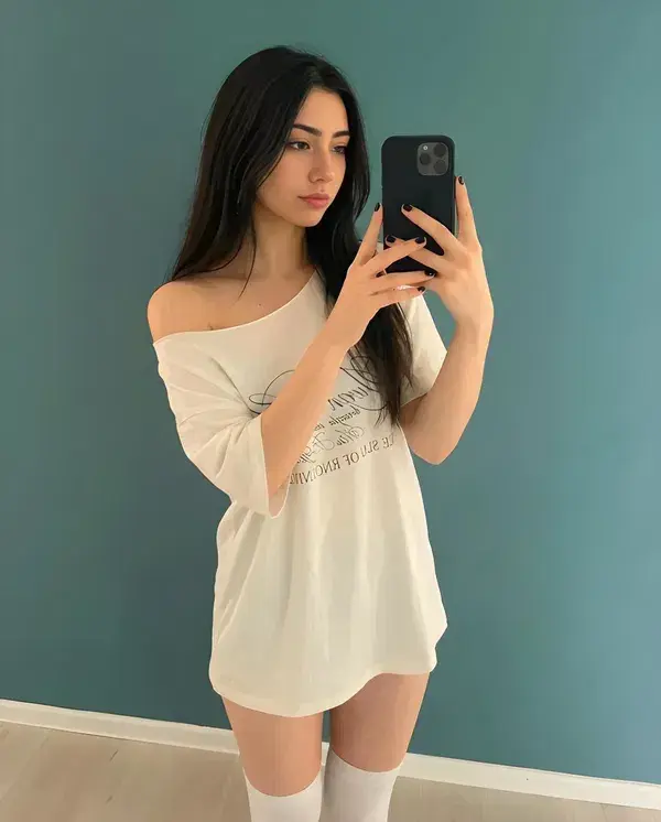 kiceje7065 (21) female from GB - sexting partner