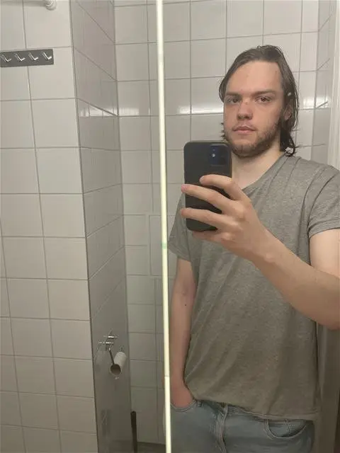 kirdef76 (18) male from SE - sexting partner