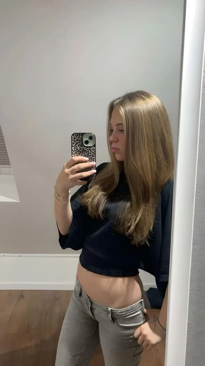 kiriy46664 (23) female from GB - sexting partner