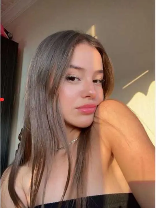 kisota (18) female from US - sexting partner