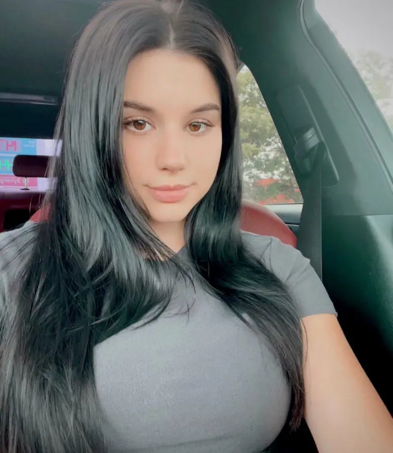 kiwip31902 (18) female from GB - sexting partner