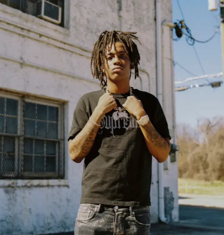 kmoney8332 (22) male from US - sexting partner