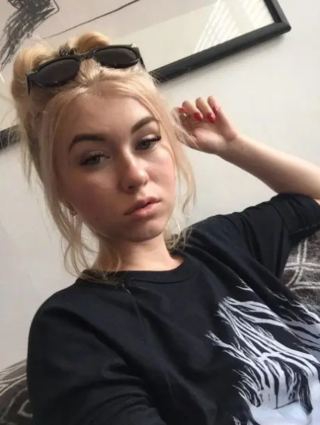 kohiti1232 (18) female from CA - sexting partner