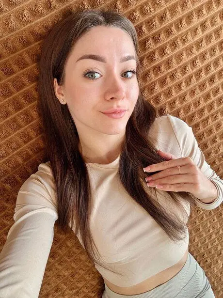 kotila9300 (25) female from US - sexting partner