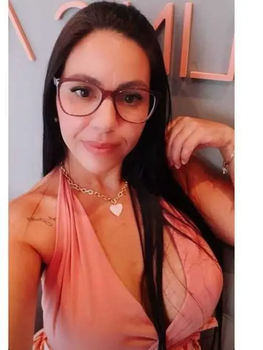 kugpoha (24) female from GB - sexting partner