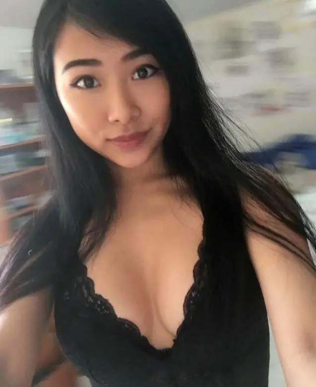 kupive (18) female from GB - sexting partner