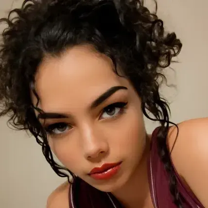 kycypiqi (18) female from GB - sexting partner