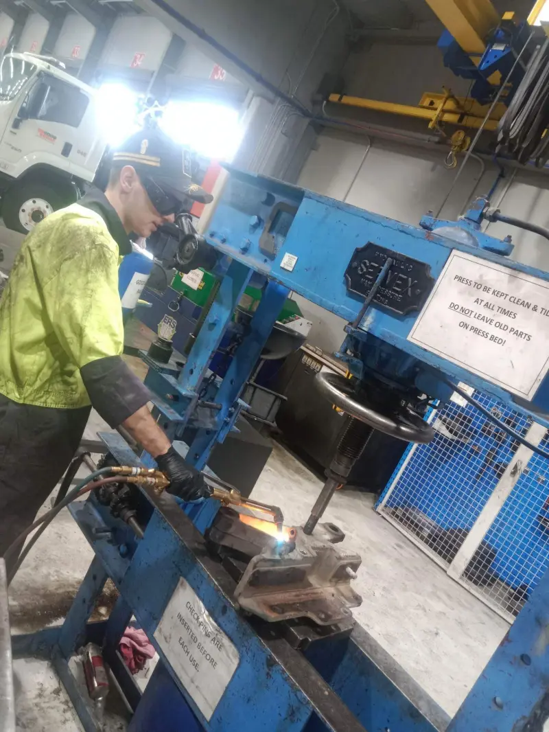 lachyt2013 (18) male from AU - sexting partner