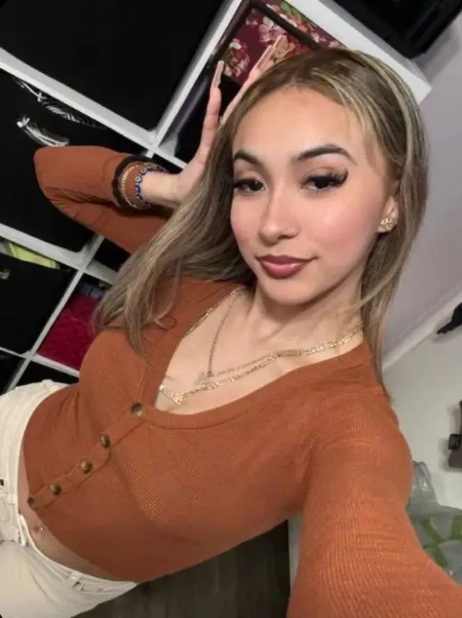 lahajel (18) female from US - sexting partner