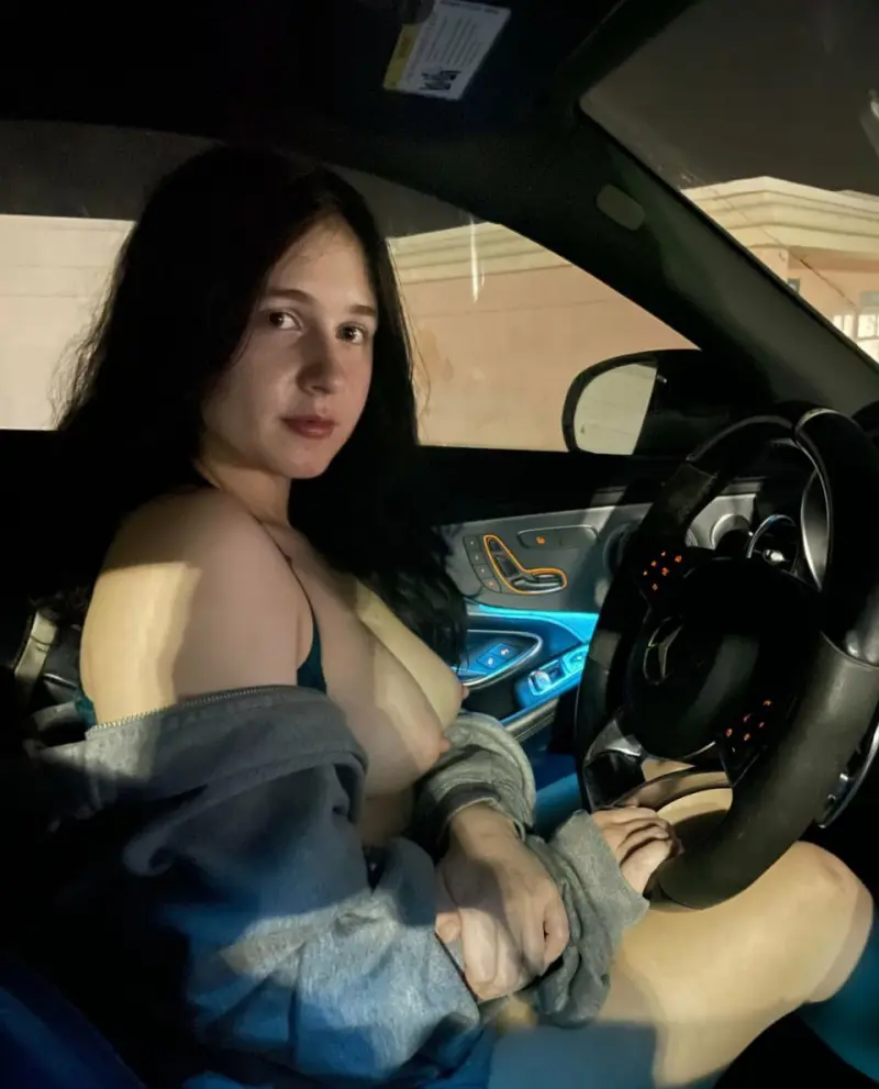 lamiya_quuenx from US