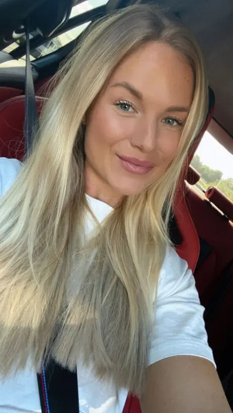 lapece2683 (18) female from SZ - sexting partner