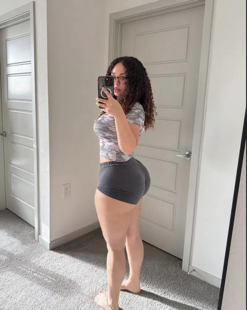 laraje8836 (21) female from US - sexting partner