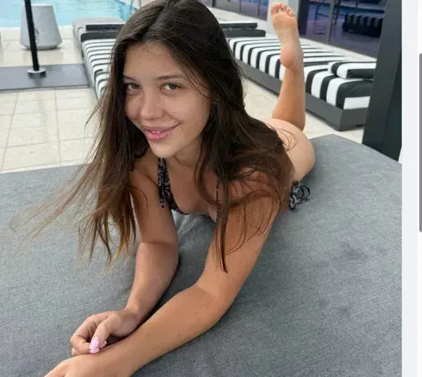 lawarer636 (22) female from US - sexting partner