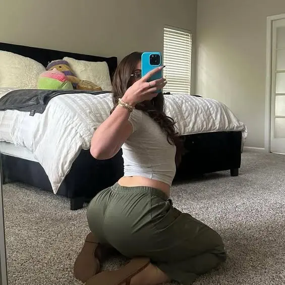 lecoges709 (18) female from CA - sexting partner