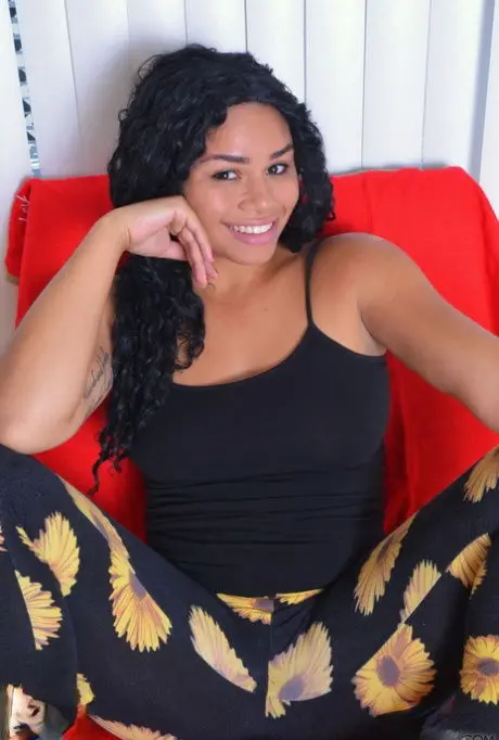 ledano6950 (21) female from GB - sexting partner