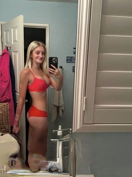 legibo6470 (18) female from GB - sexting partner