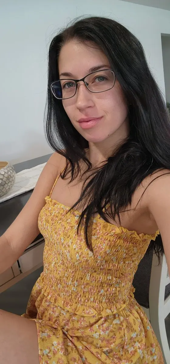 leighal (18) female from US - similar profile