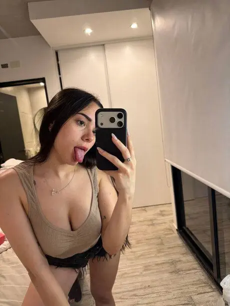 lekided937 (18) female from NO - sexting partner