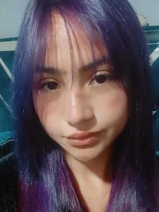 lesal82085 (18) female from US - sexting partner