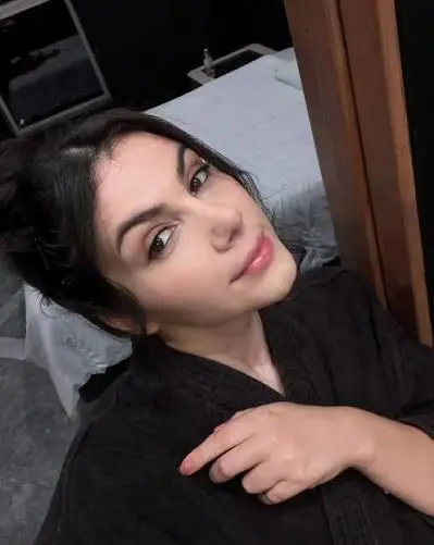 lesalpmarinoni8181 (26) female from US - sexting partner