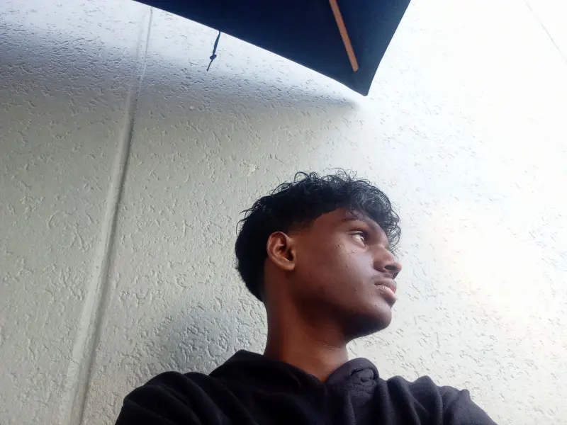 levipillay146 (18) male from ZA - sexting partner