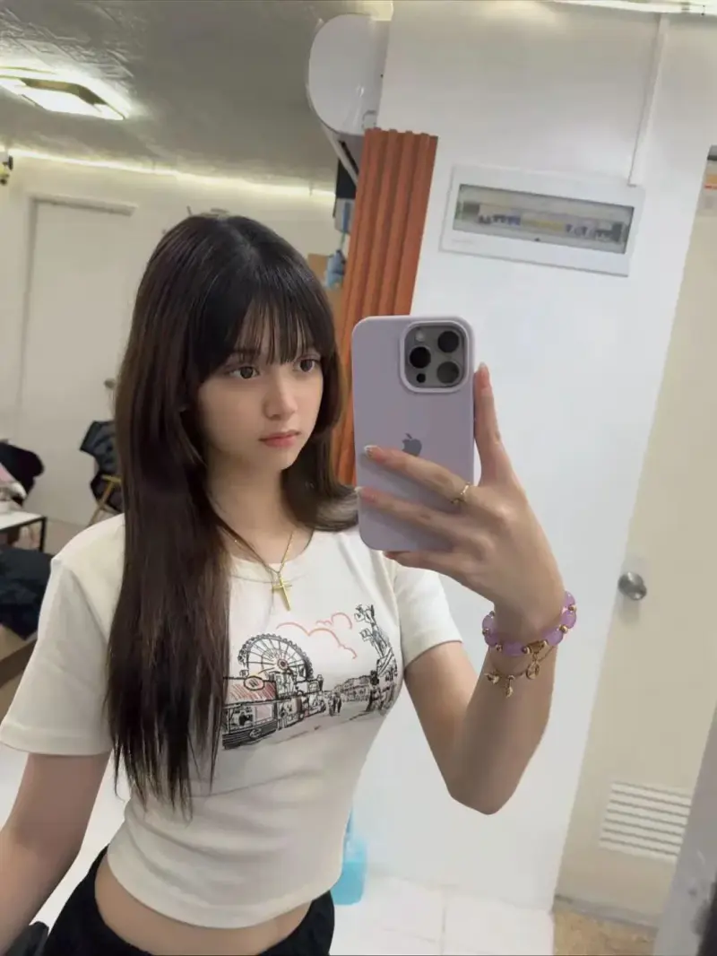 leyam19110 (18) female from IE - sexting partner