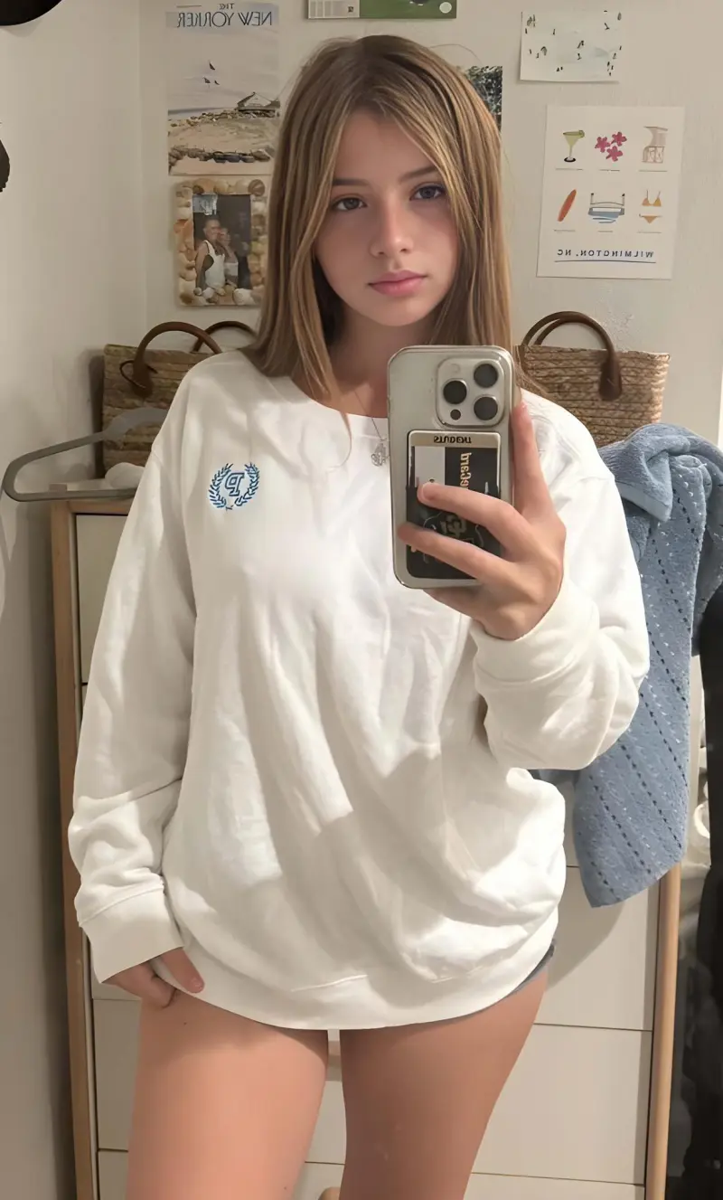 libec39496 (18) female from US - sexting partner