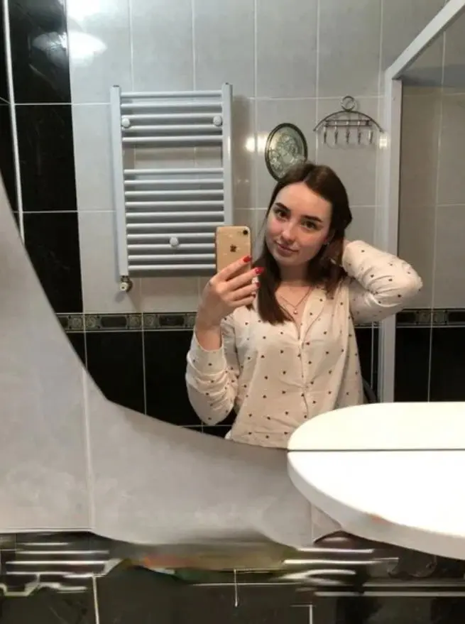 libelejk (18) female from GB - sexting partner