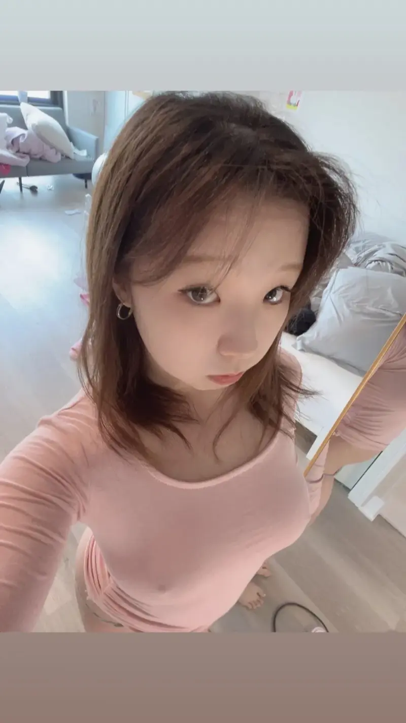 libnhbyb0u (18) female from US - sexting partner