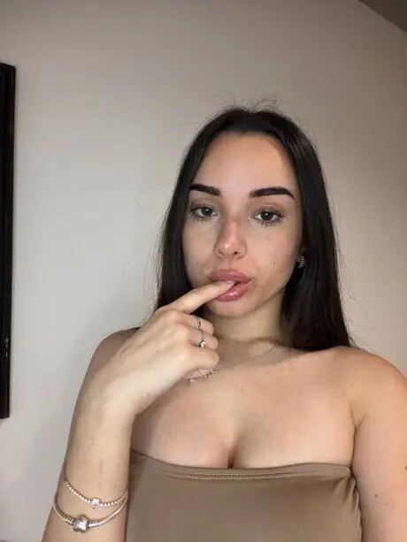 lihix30699 (26) female from CH - sexting partner