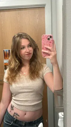 lily7435 (18) female from DK - sexting partner