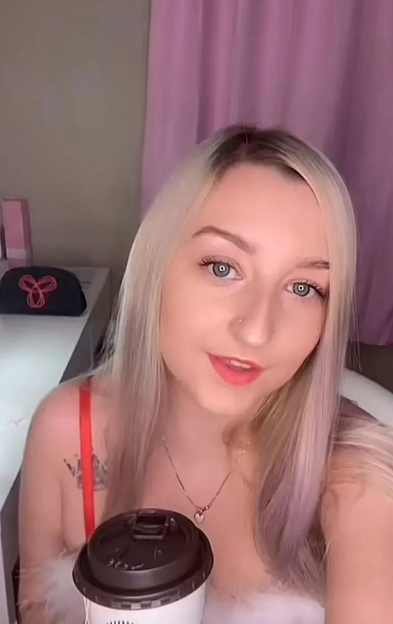 linda6876 (18) female from US - sexting partner