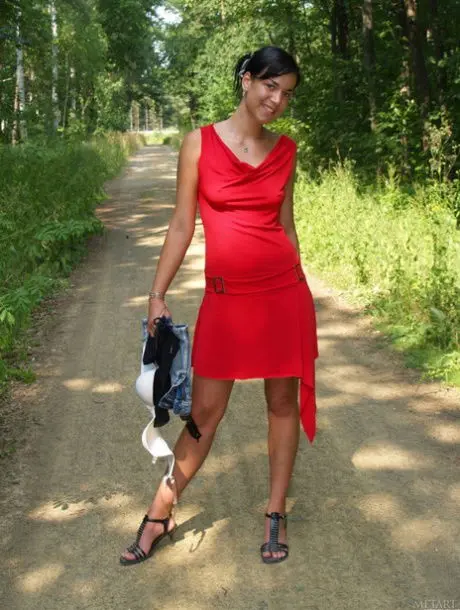 linose7176 (18) female from SZ - sexting partner