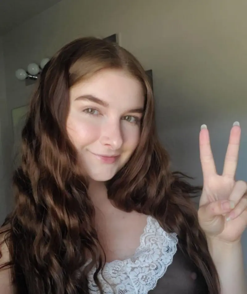 liora09 (18) female from US - sexting partner