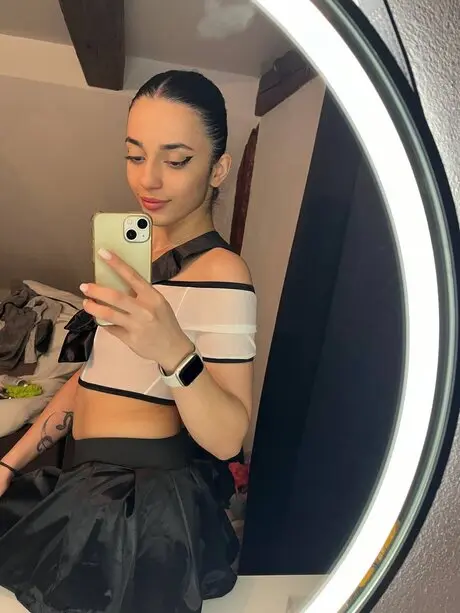 liqodoce (25) female from AU - sexting partner