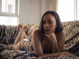 liqubuvy (18) female from US - sexting partner