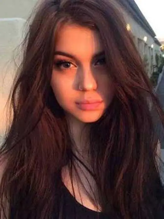 liqugice (18) female from BE - sexting partner