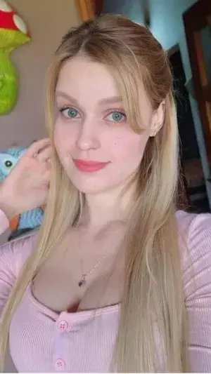 lisal35444 (25) female from GB - sexting partner