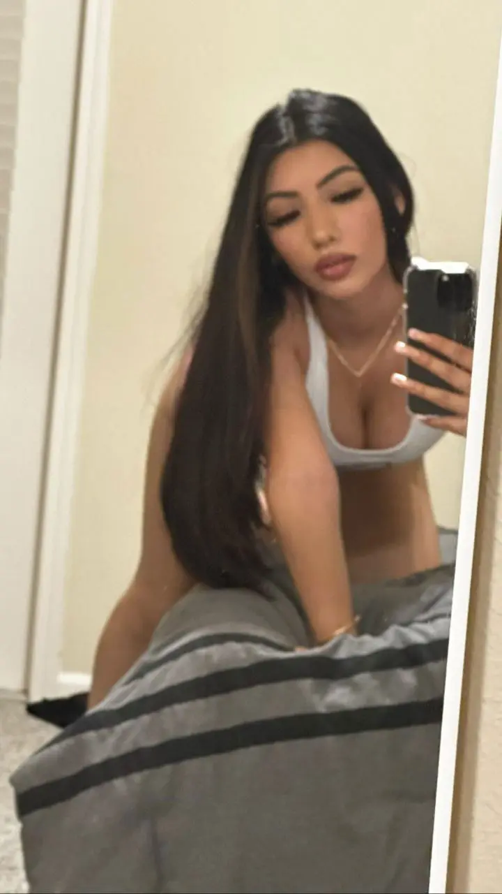 liyiwix165 (18) female from DZ - sexting partner