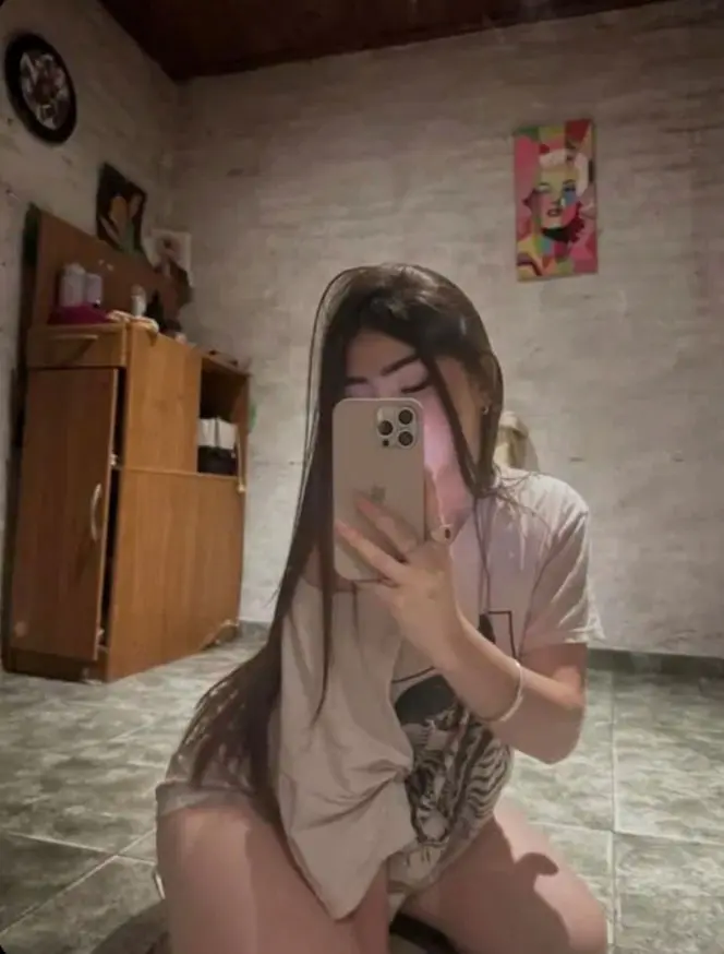 lnibcow (22) female from US - sexting partner